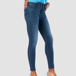 Levi modern skinny